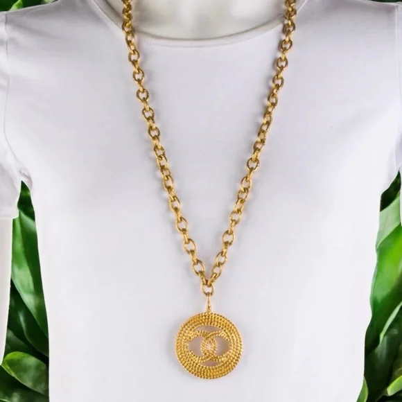 Chanel Gold Plated Chain Pendant Necklace - Picture 6 of 6